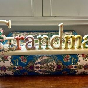 Vintage GRANDMA Resin Lettering with Floral Vase/Teapot/Tea Cup, Pre-Owned